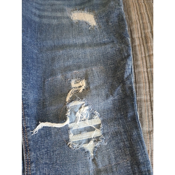 Distressed Old Navy Jeans - Picture 3 of 6